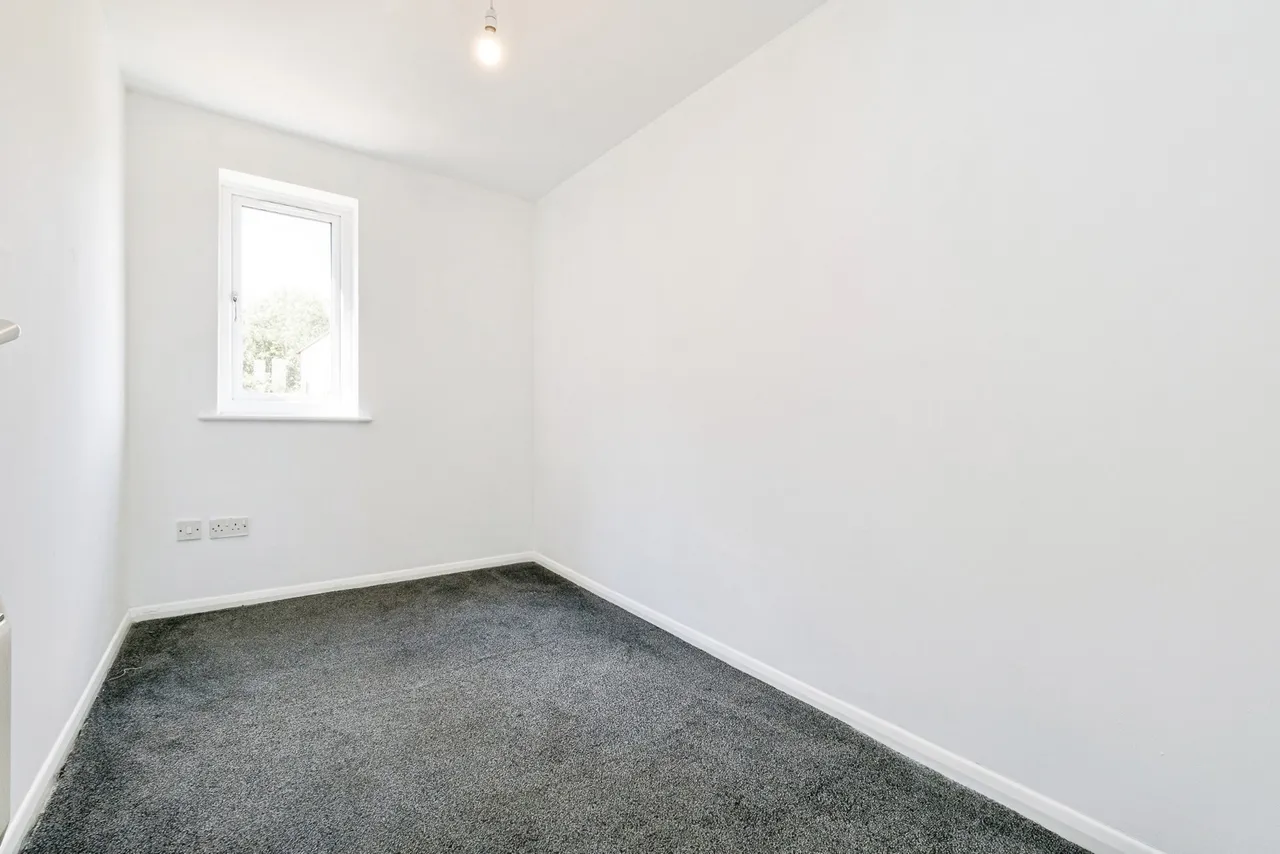 Latimer Drive, Hornchurch, RM12, photo 11