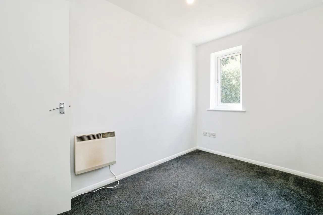 Latimer Drive, Hornchurch, RM12, photo 12