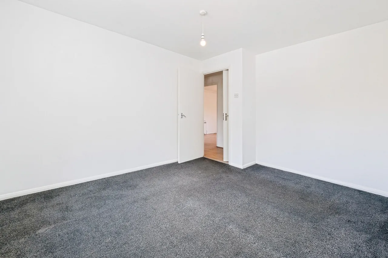 Latimer Drive, Hornchurch, RM12, photo 10