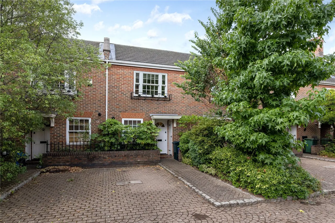 2 bed house for sale, Cedar Terrace, Richmond, TW9