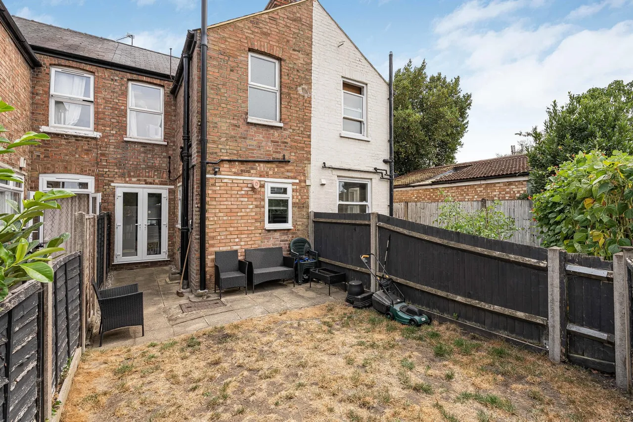 Windmill Road, Sunbury-on-Thames, TW16, photo 8