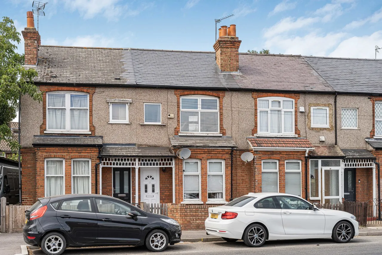 2 bed house for sale, Windmill Road, Sunbury-on-Thames, TW16