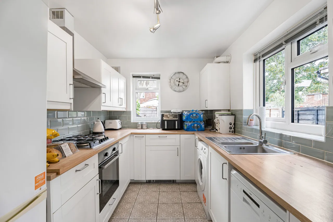 Windmill Road, Sunbury-on-Thames, TW16, photo 4