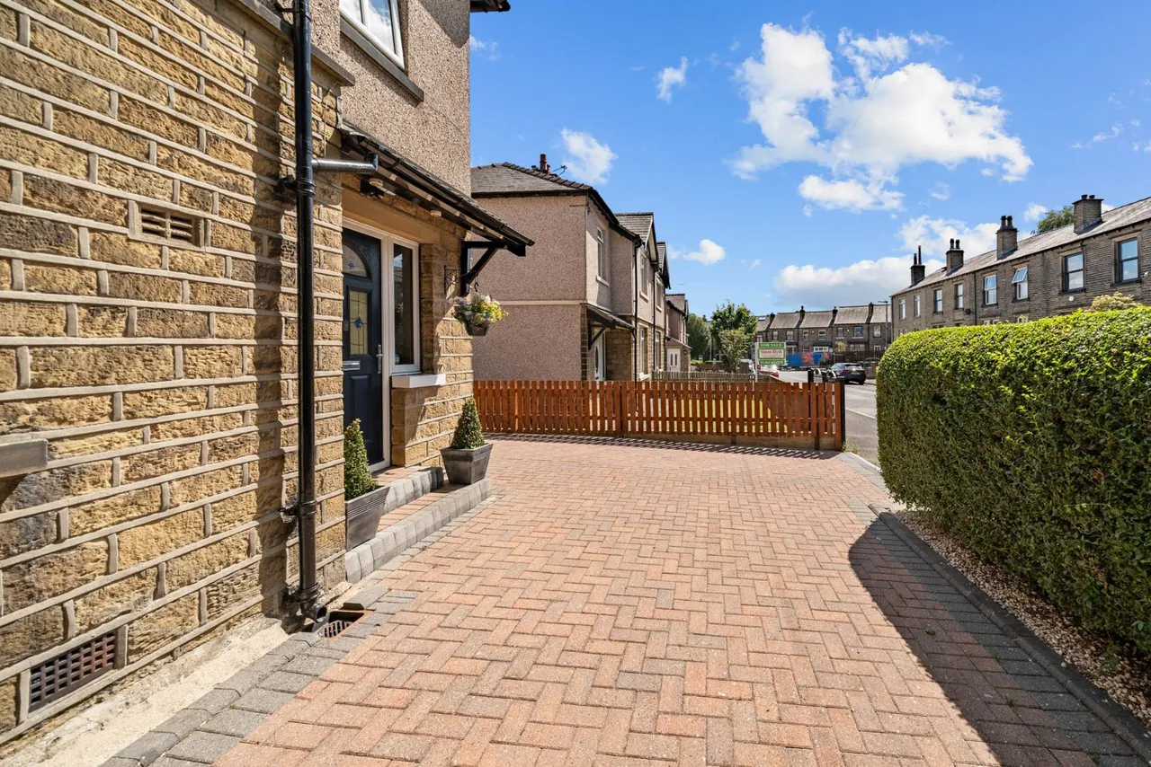 10 Alexandra Road, Lindley, HD3 3DP, photo 8