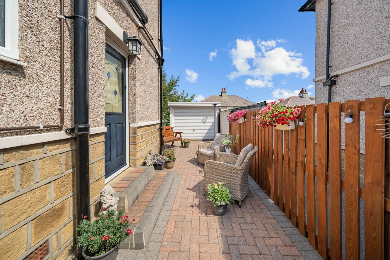10 Alexandra Road, Lindley, HD3 3DP, photo 11