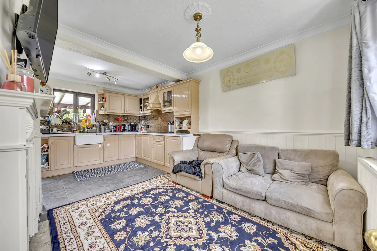 Bellhouse Road, Essex, Romford, RM7 0LT, photo 7