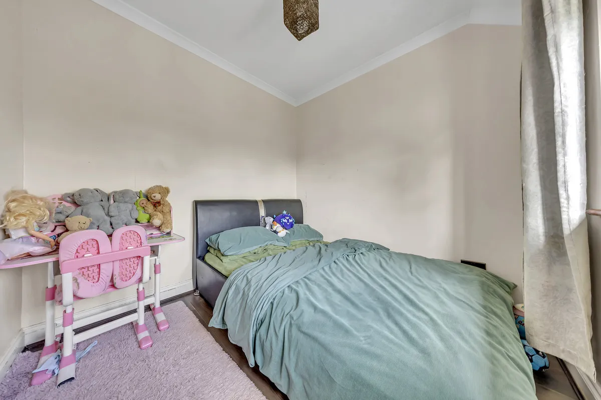 Bellhouse Road, Essex, Romford, RM7 0LT, photo 11