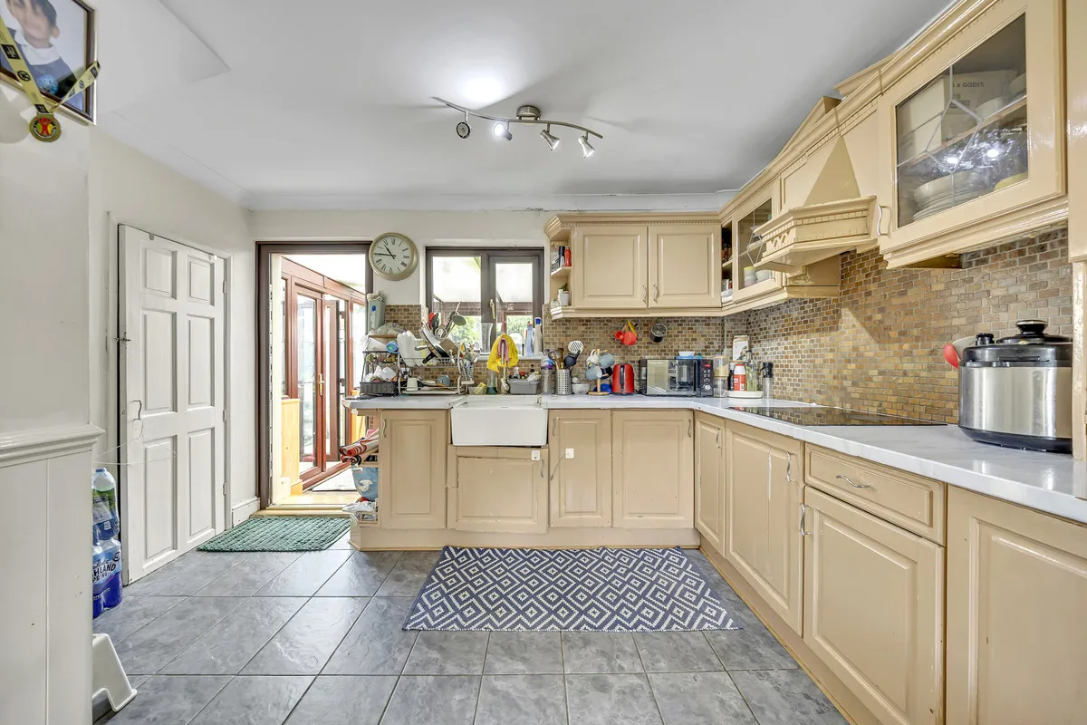 Bellhouse Road, Essex, Romford, RM7 0LT, photo 8
