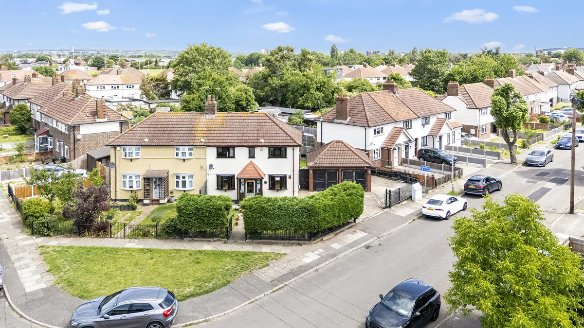 Bellhouse Road, Essex, Romford, RM7 0LT, photo 5