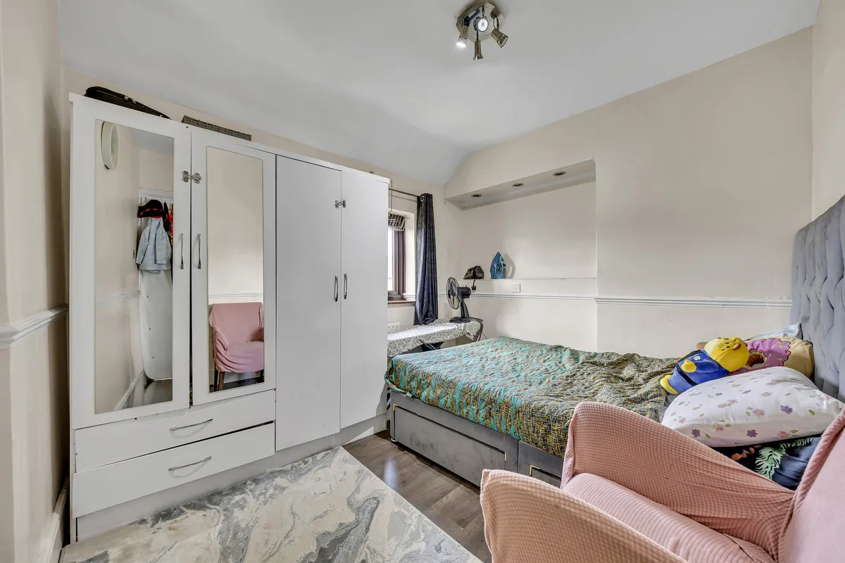 Bellhouse Road, Essex, Romford, RM7 0LT, photo 12