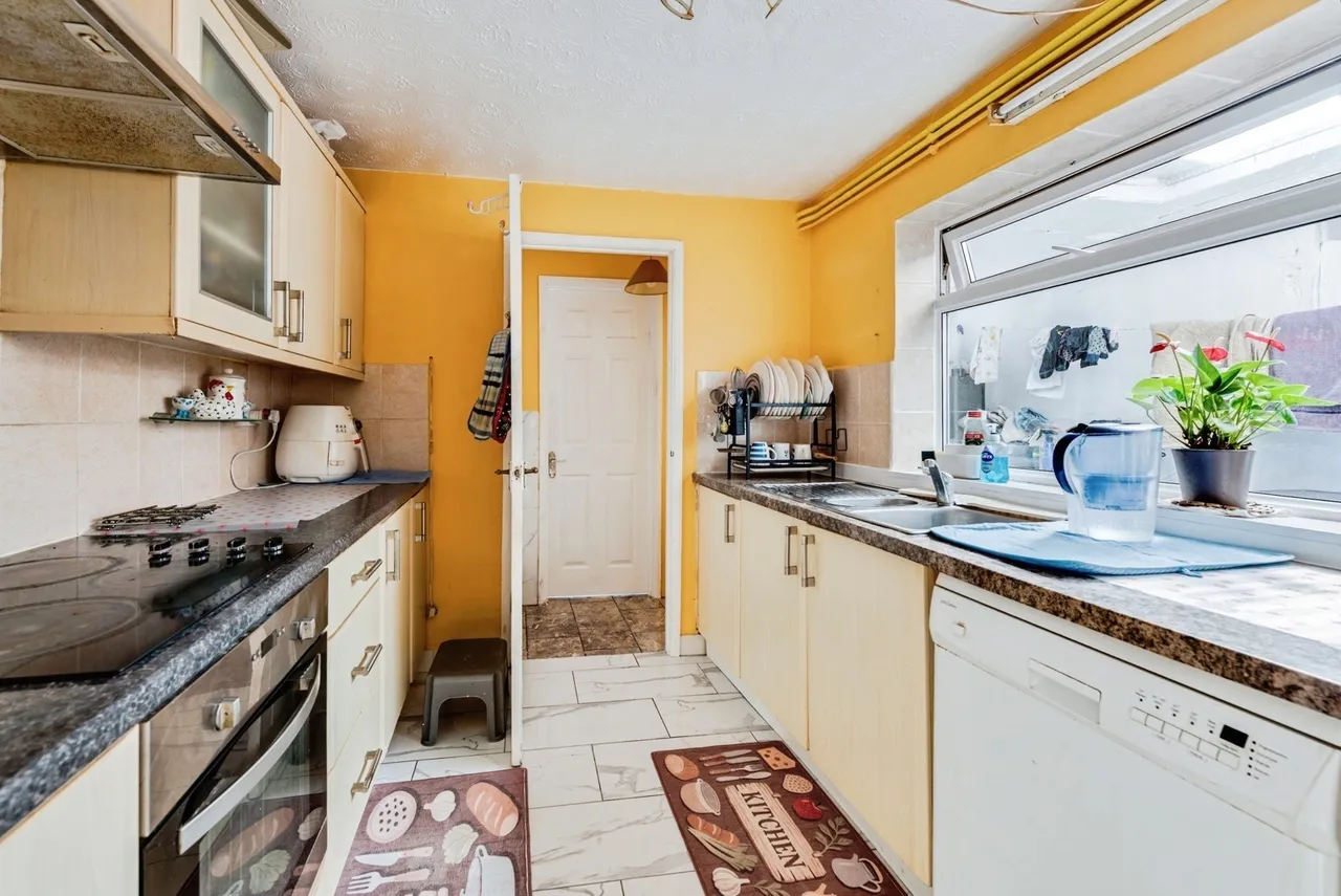 Crombey Street, Swindon, Wiltshire, SN1, photo 3