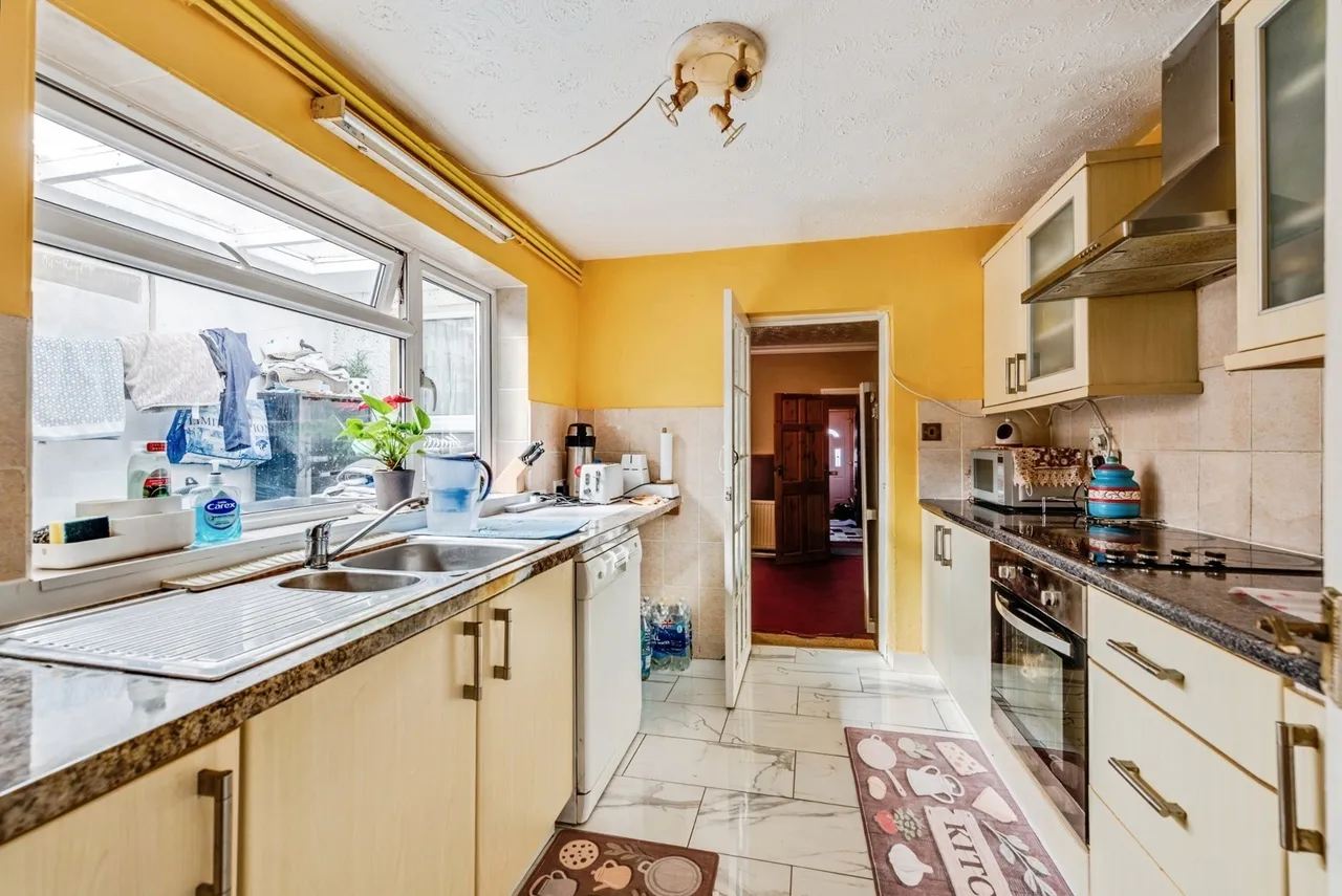 Crombey Street, Swindon, Wiltshire, SN1, photo 4