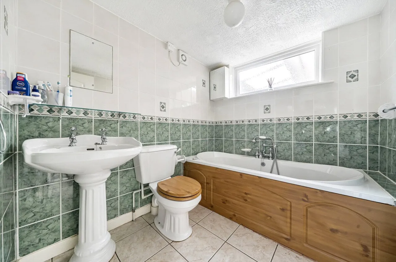 Lakeside Avenue, Llandrindod Wells, LD1, photo 12
