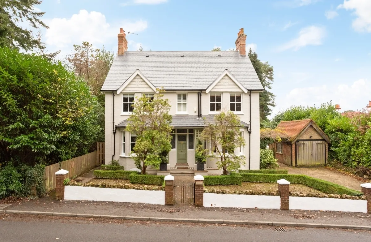 4 bed house to rent — Tilford Road Hindhead GU26