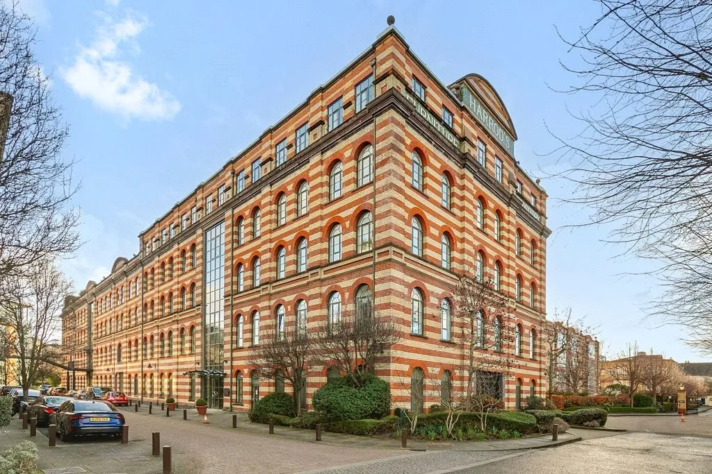 Brasenose Drive, London, photo 20