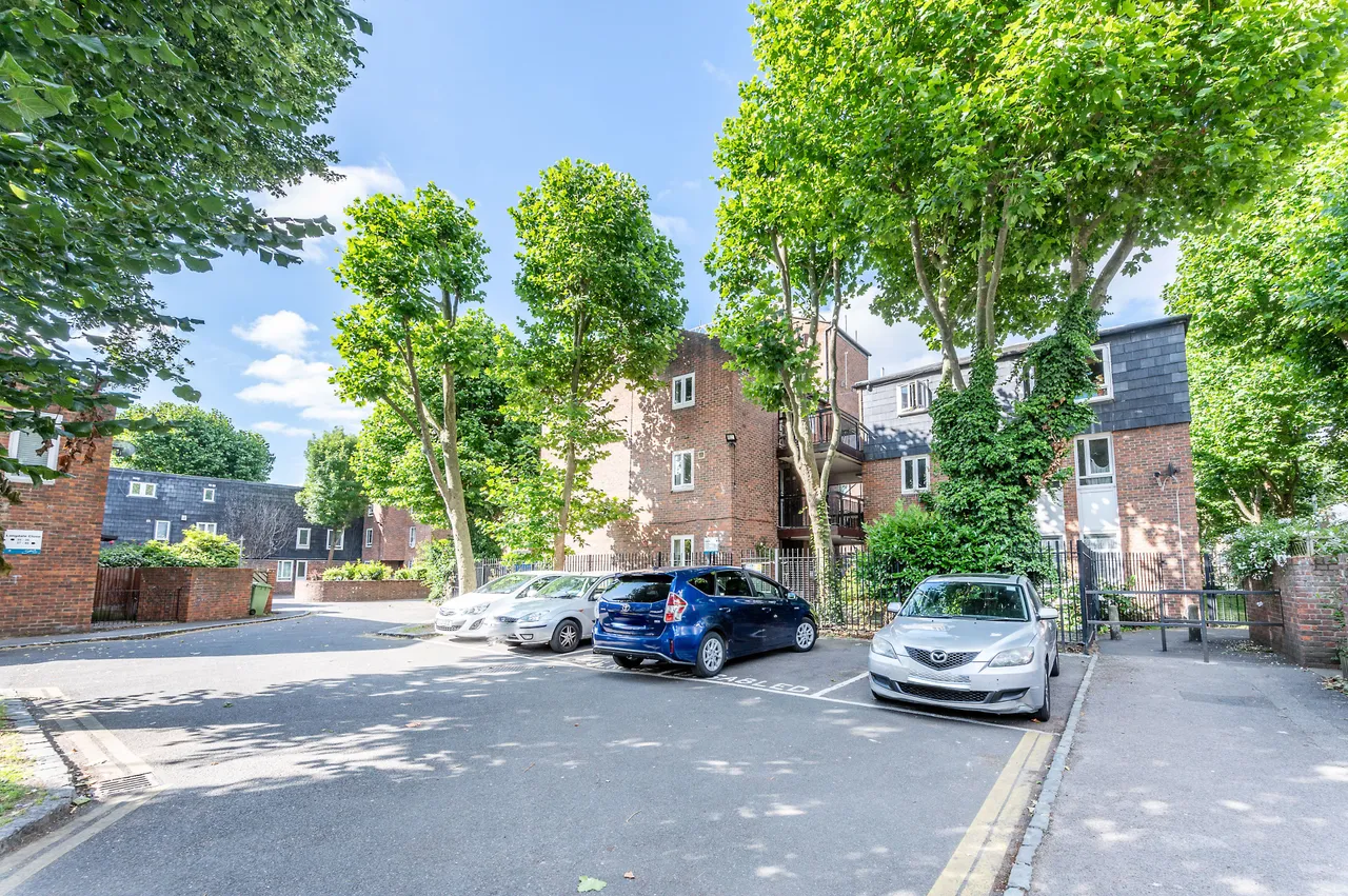 60 Langdale Close, London, photo 6