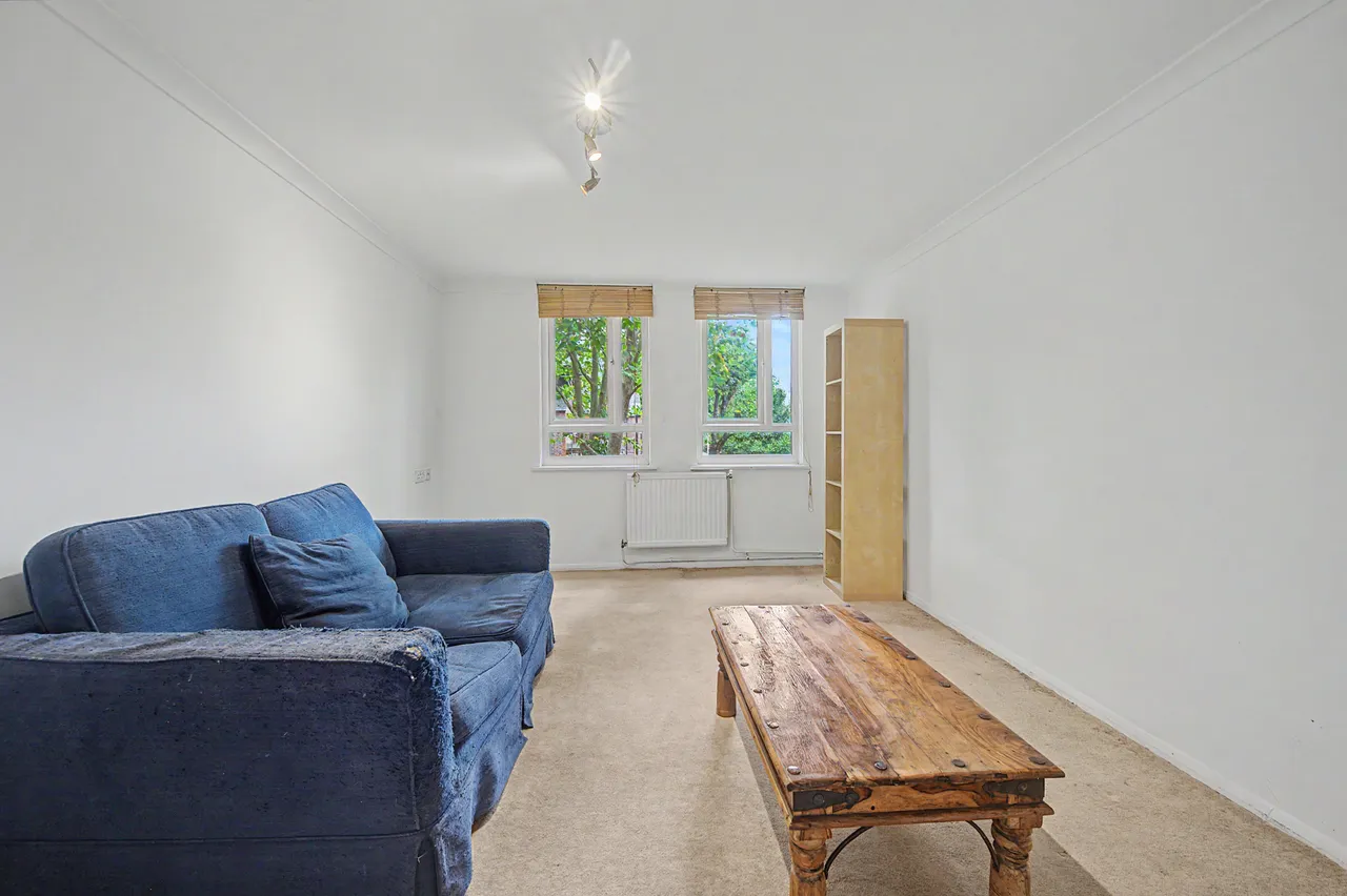 60 Langdale Close, London, photo 3