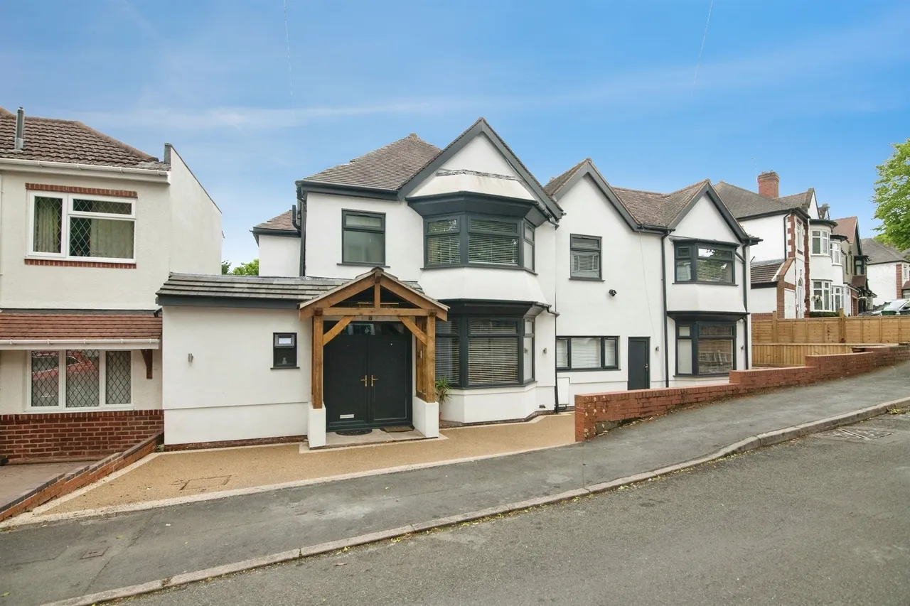 6 bed house for sale, Charlemont Avenue, West Bromwich, B71
