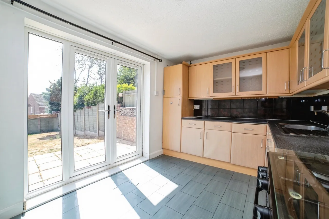 Westbrook Drive, Rainworth, Mansfield, Nottinghamshire, NG21, photo 3