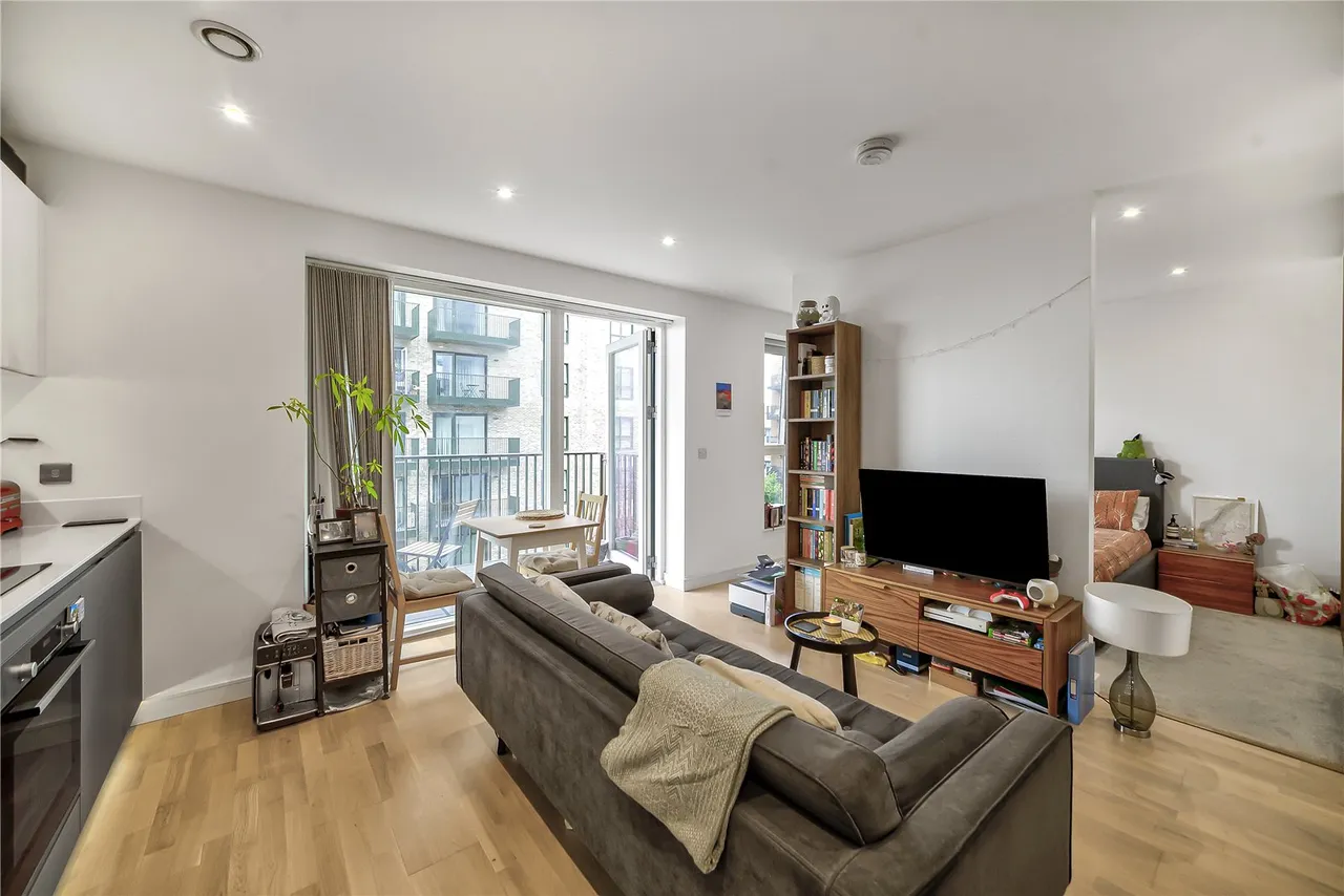 flat to rent — Greenleaf Walk, The Green Quarter, Southall, UB1 1FQ