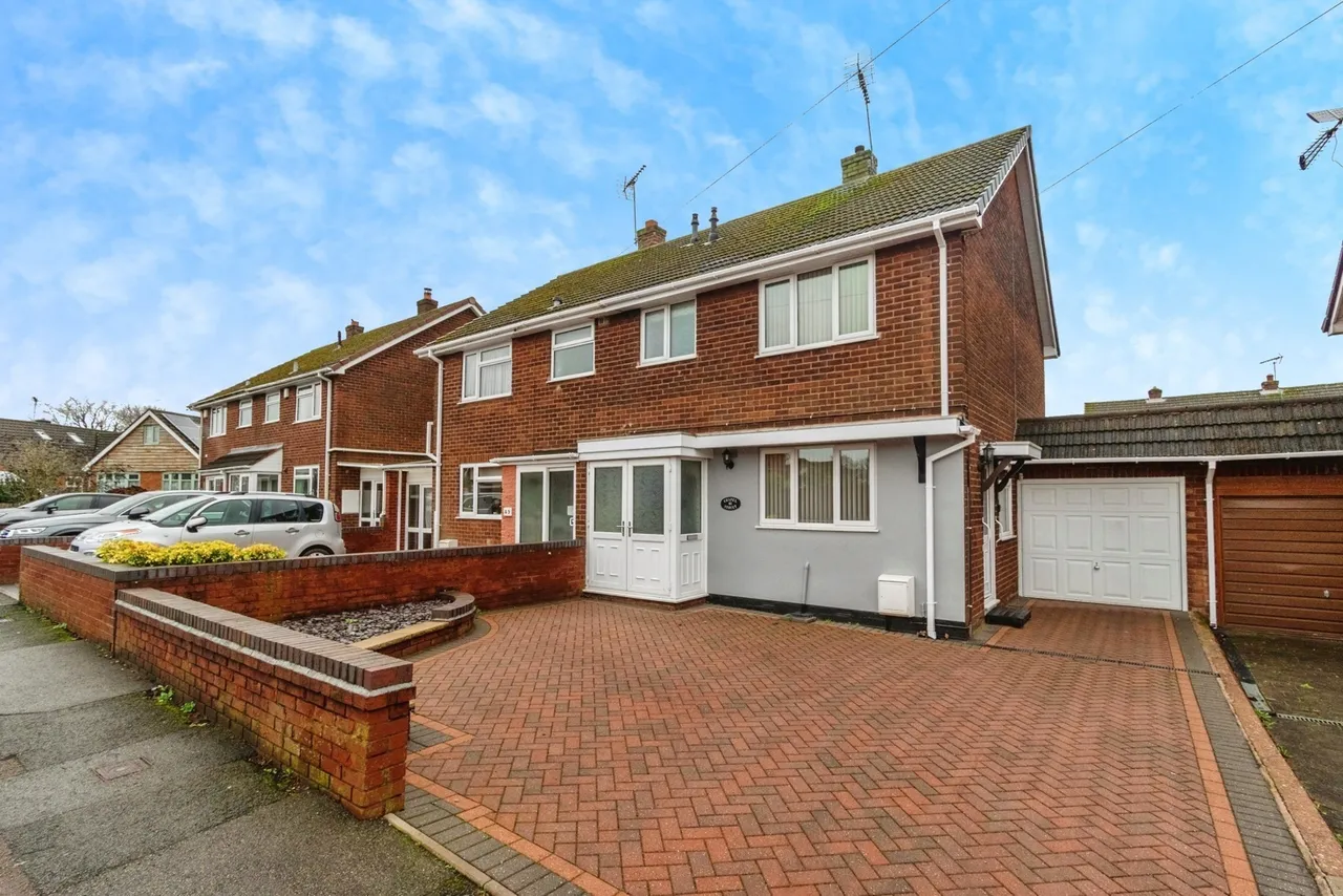 3 bed house for sale — Chapel Street, Norton Canes, Cannock, WS11