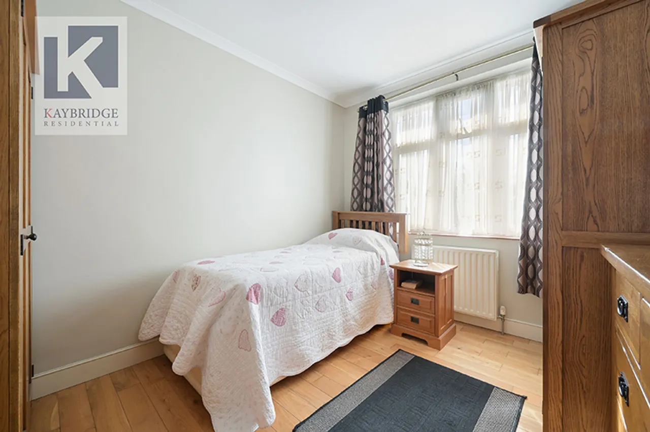 Firswood Avenue, Epsom, KT19, photo 10