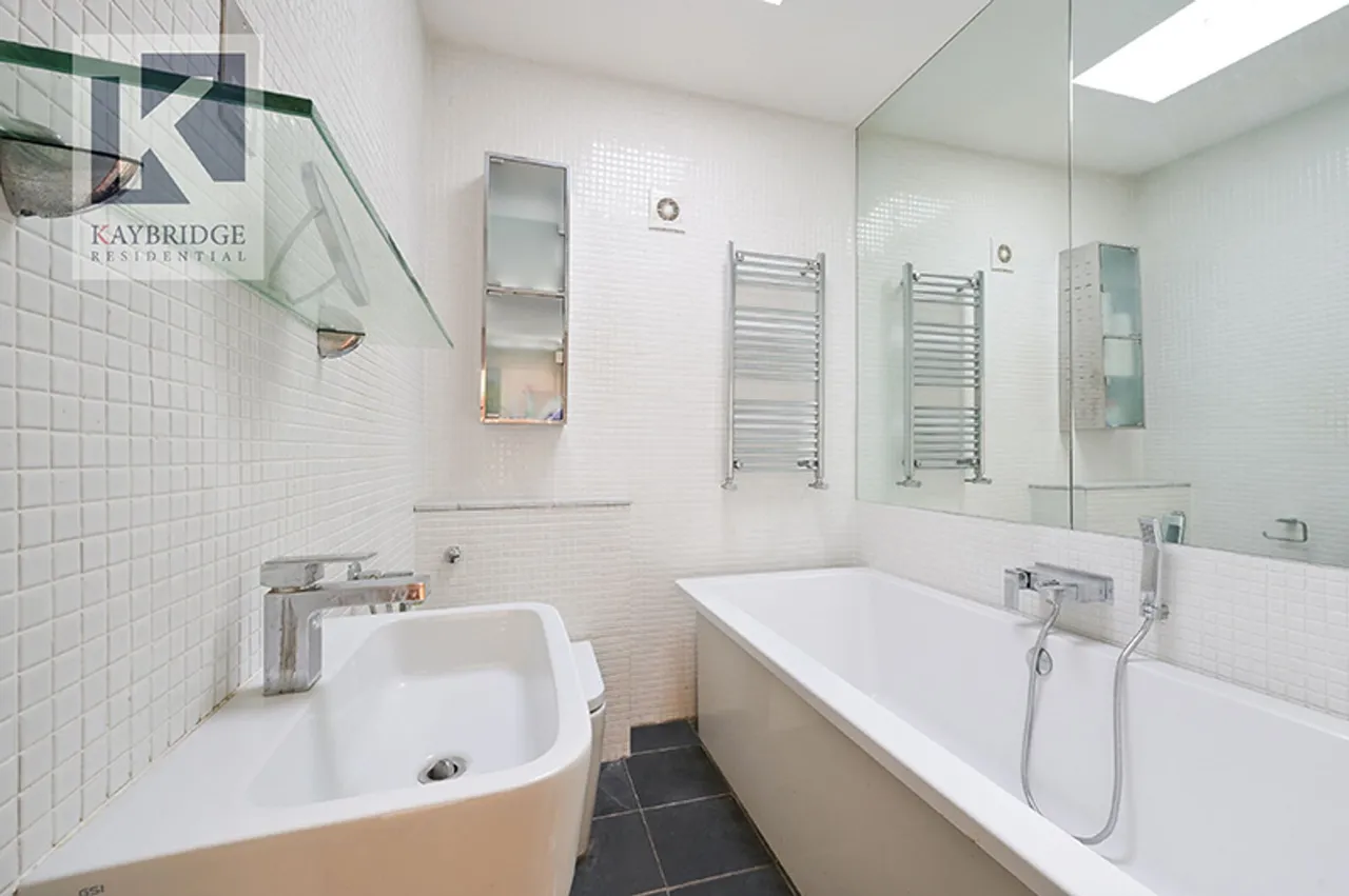 Firswood Avenue, Epsom, KT19, photo 9