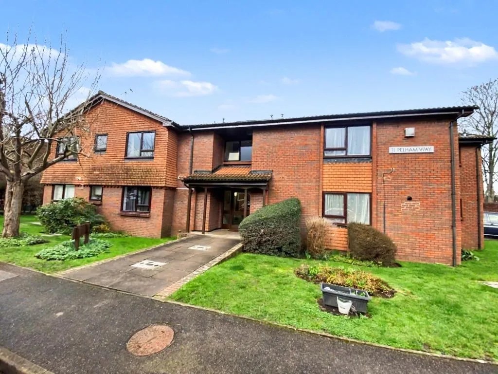 flat for sale, Pelham Way, Great Bookham, KT23