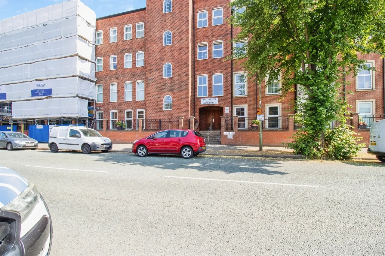 St Marys Road, Market Harborough, LE16, photo 8