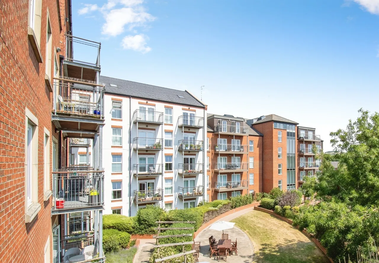 1 bed flat for sale, St Marys Road, Market Harborough, LE16