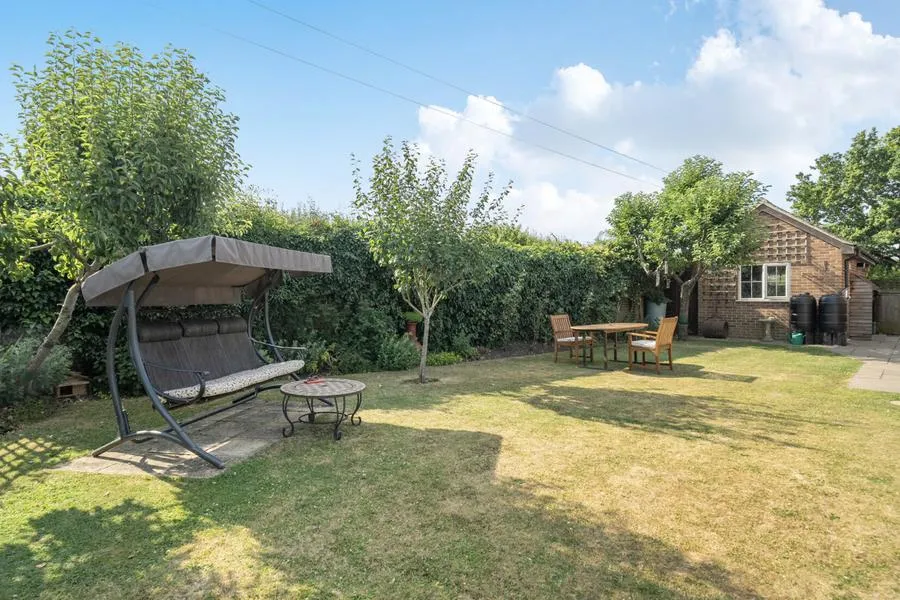 Dukes Close, Shabbington, HP18, photo 16