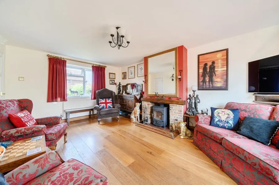 Dukes Close, Shabbington, HP18, photo 3