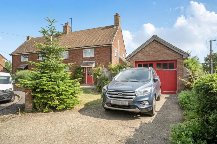 3 bed house for sale, Dukes Close, Shabbington, HP18