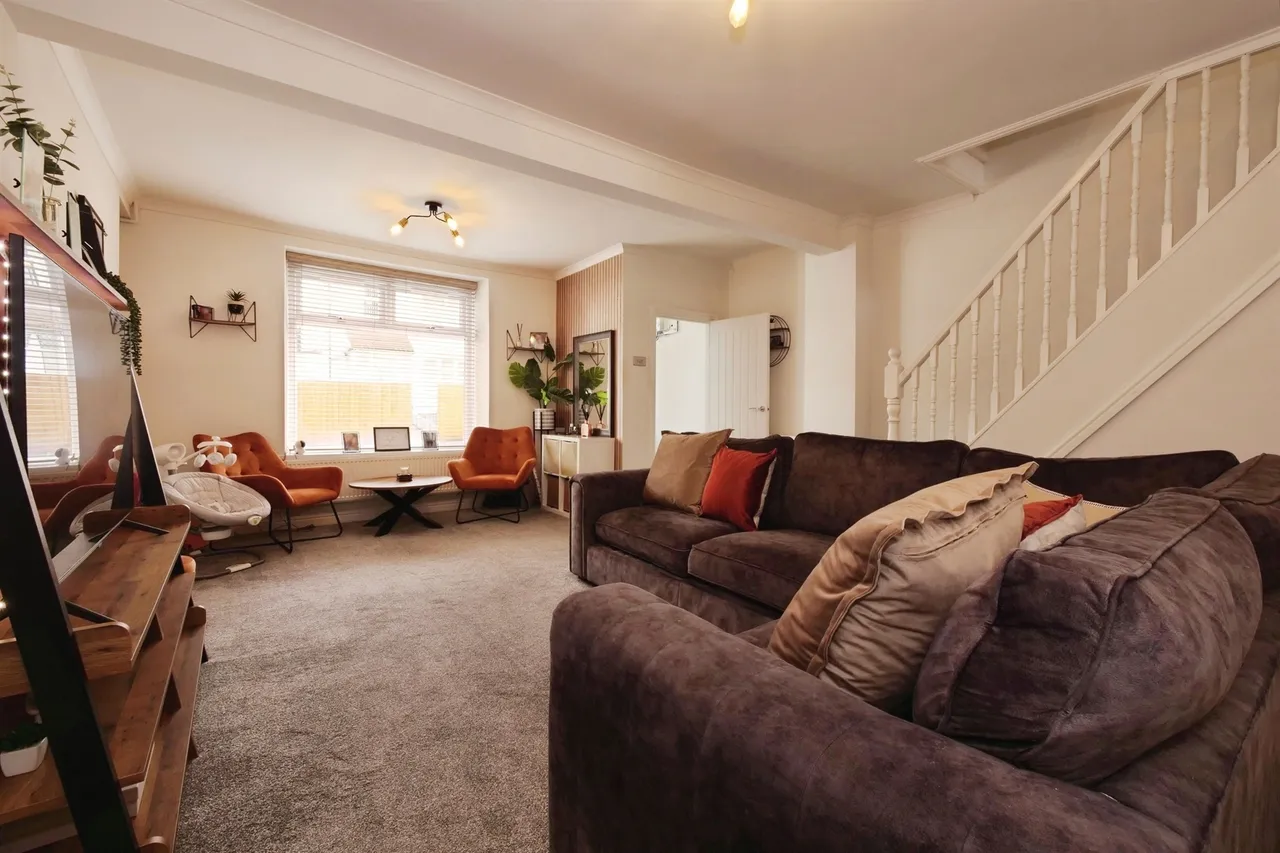 Oakfield Terrace, Tonypandy, CF40, photo 3
