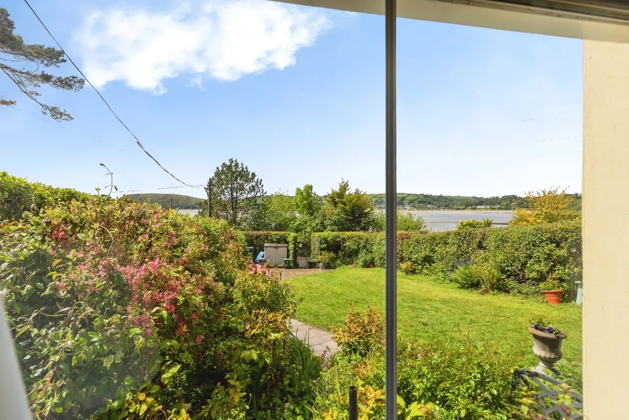 Ferryside, SA17, photo 32