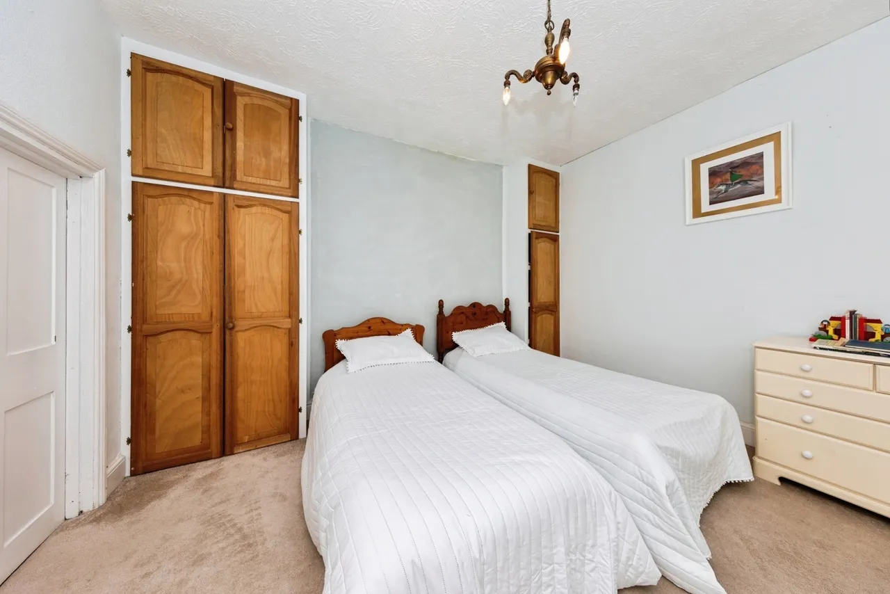 Ferryside, SA17, photo 19