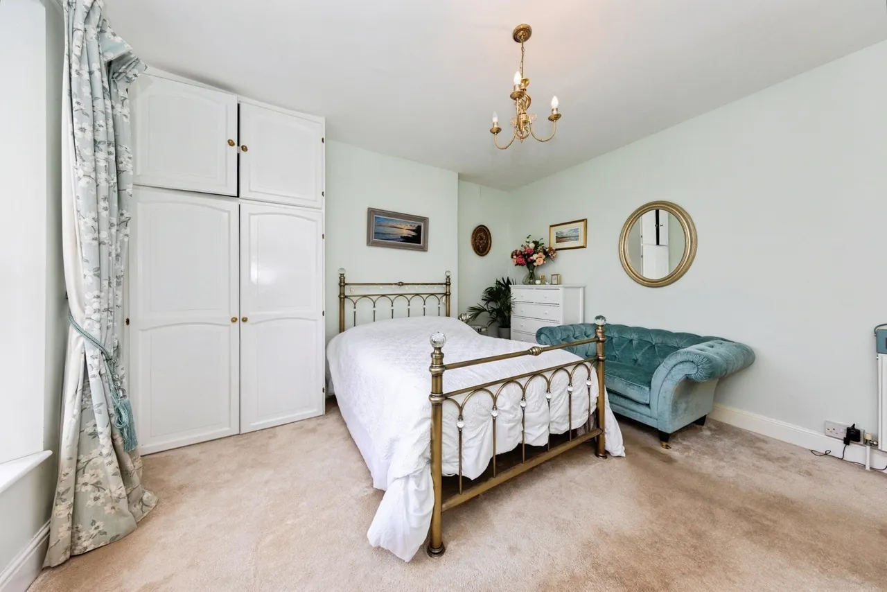Ferryside, SA17, photo 16