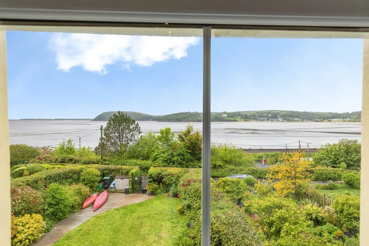 Ferryside, SA17, photo 2