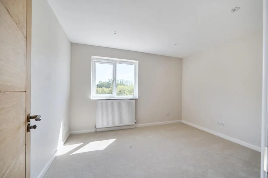 Grendon Road, Edgcott, HP18, photo 10
