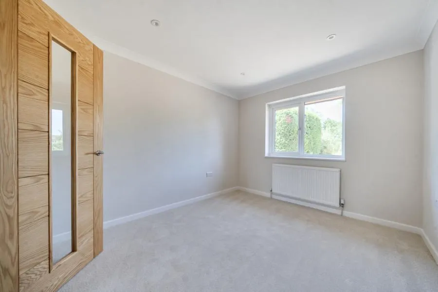 Grendon Road, Edgcott, HP18, photo 9