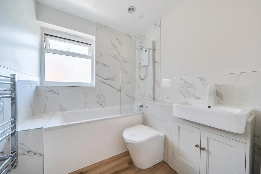 Grendon Road, Edgcott, HP18, photo 14