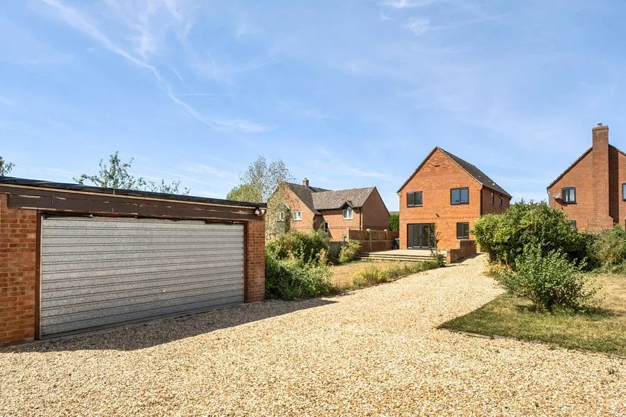 Grendon Road, Edgcott, HP18, photo 19