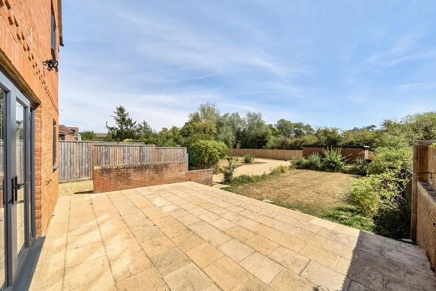 Grendon Road, Edgcott, HP18, photo 17