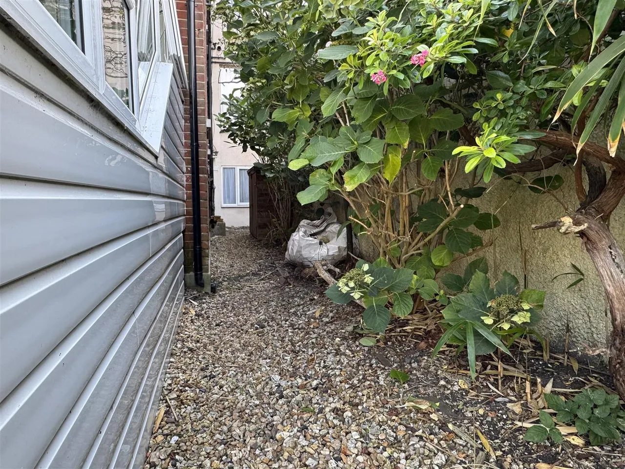 South Terrace, Littlehampton, photo 12
