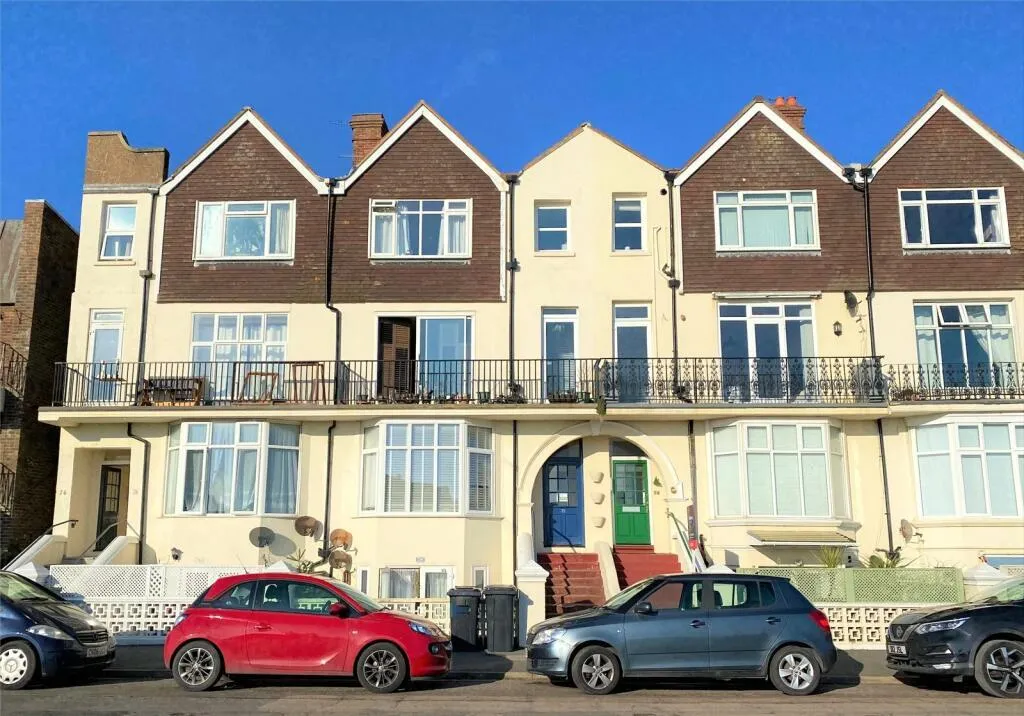 1 bed flat for sale, South Terrace, Littlehampton