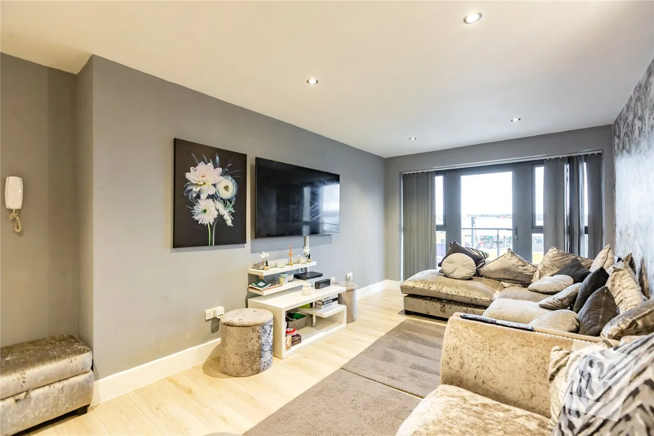Carla Court, 80 Southend Arterial Road, Romford, RM2, photo 4
