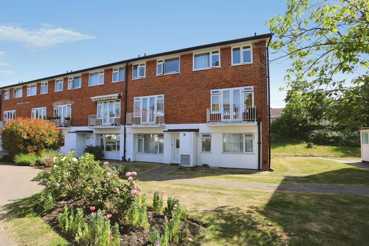 2 bed flat for sale, Abbey Park, Beckenham, BR3