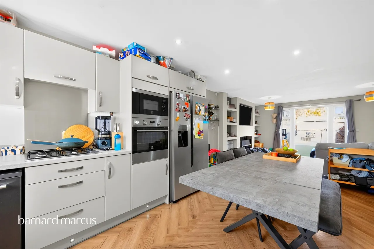 Tala Close, Surbiton, KT6, photo 4