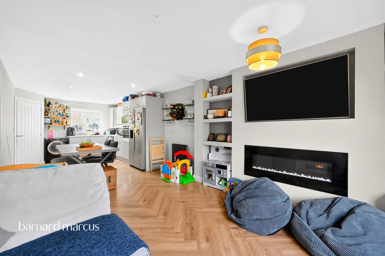 Tala Close, Surbiton, KT6, photo 3