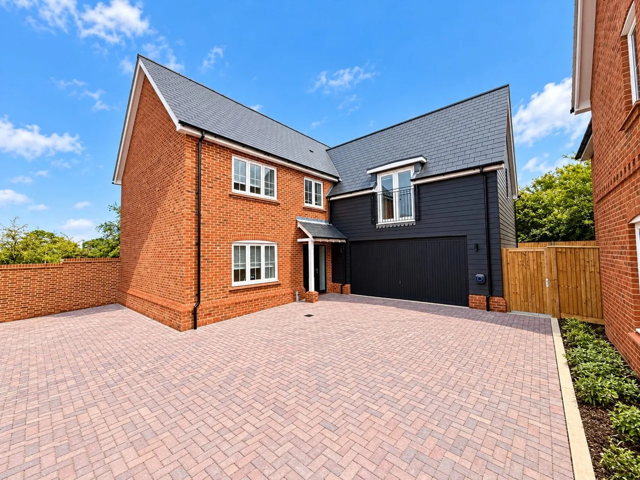 4 bed house for sale, The Winslow Station Road, Bow Brickhill, MK17